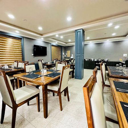 Srinagar Group Of Hotels Exterior photo