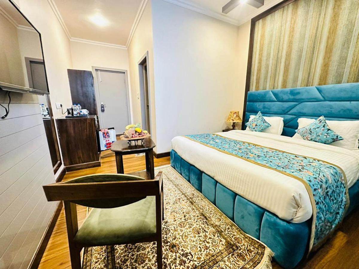 Srinagar Group Of Hotels Exterior photo