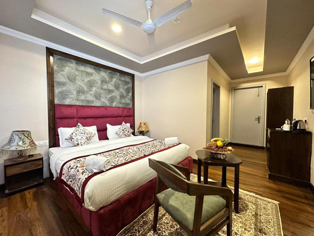 Srinagar Group Of Hotels Exterior photo
