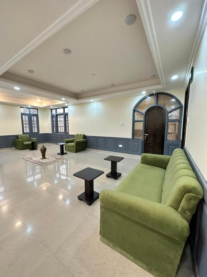 Srinagar Group Of Hotels Exterior photo