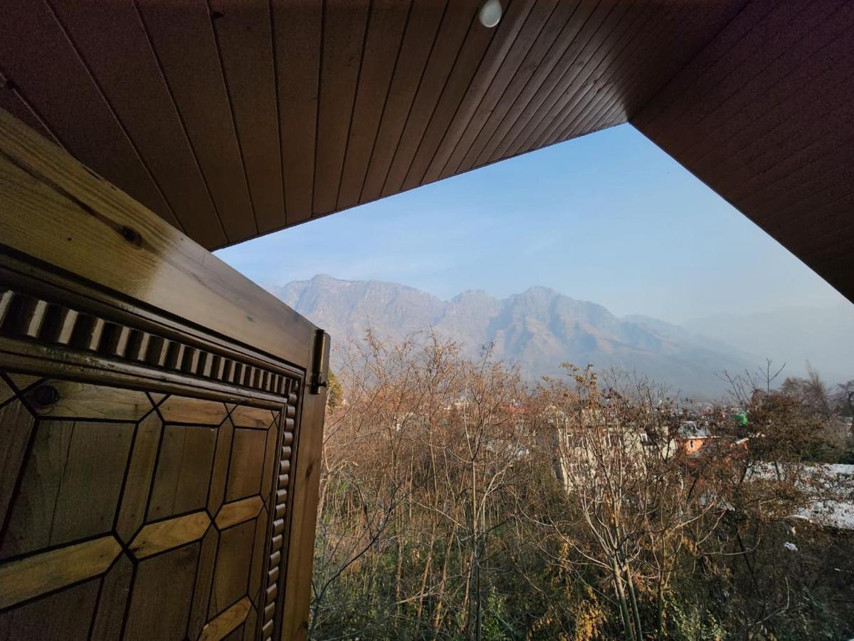 Srinagar Group Of Hotels Exterior photo