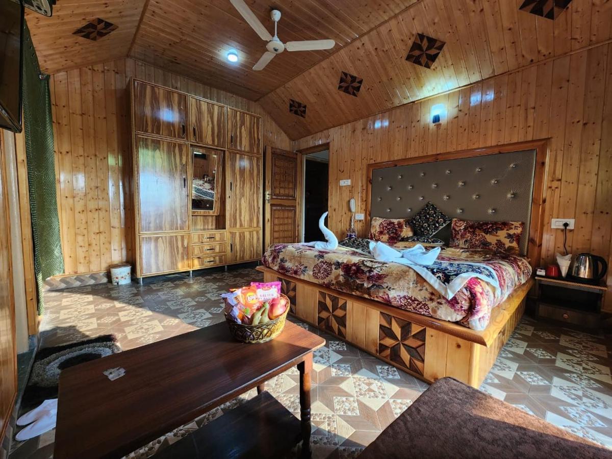 Srinagar Group Of Hotels Exterior photo