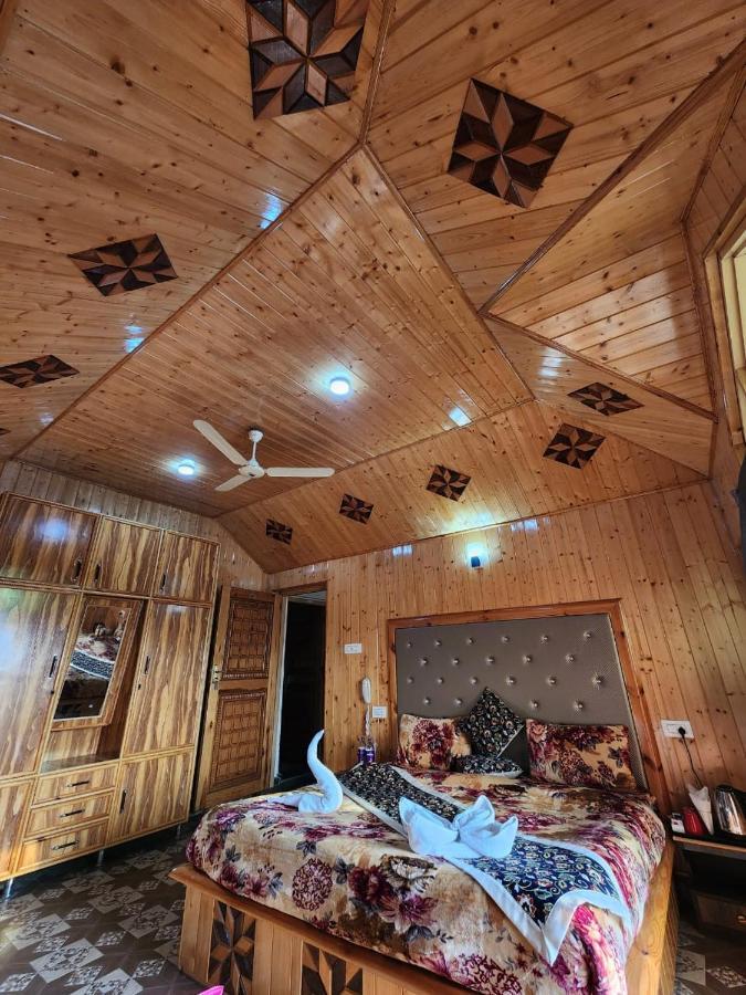 Srinagar Group Of Hotels Exterior photo